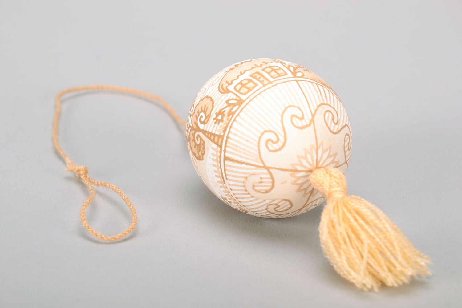 Huevo de Pascua con forma de colgante decorativo foto 4