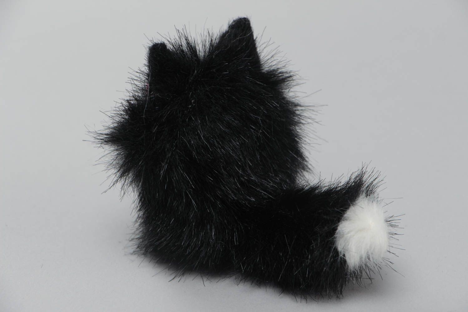 Handmade small faux fur soft toy animal finger puppet black cat with pink nose photo 3