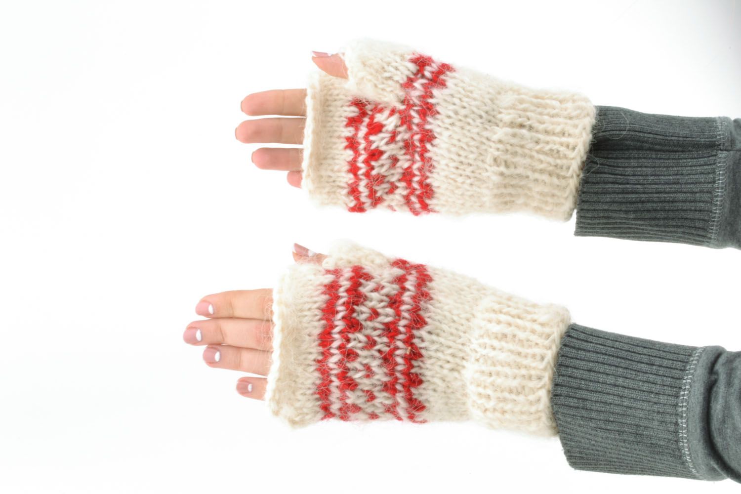 Knitted woolen mittens photo 2