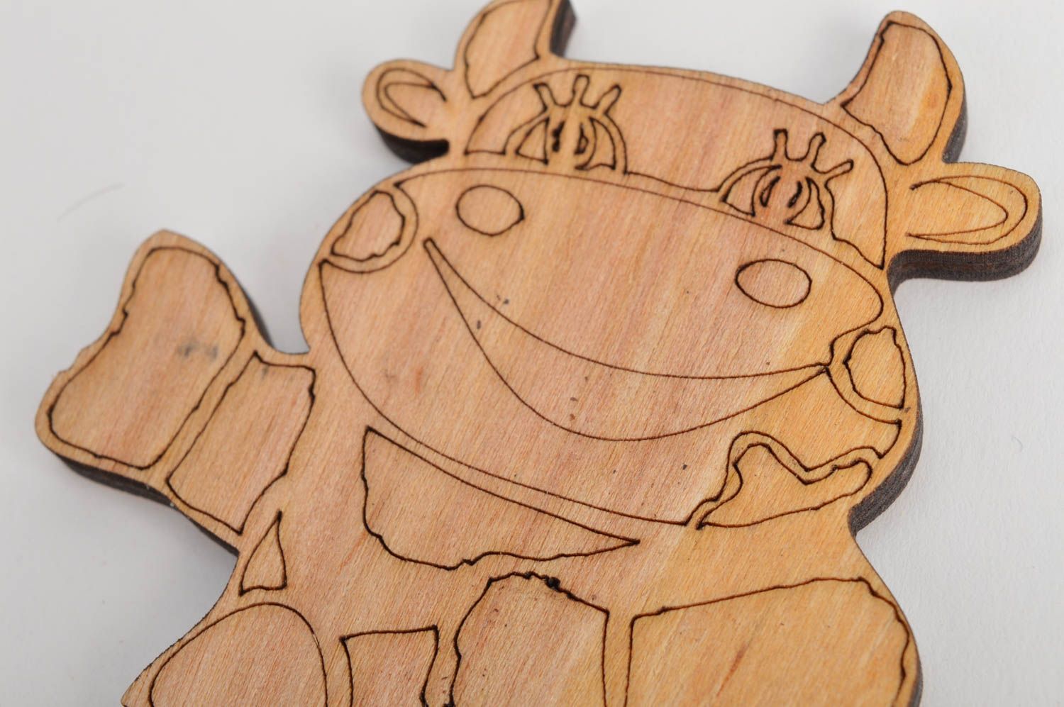 Sujet à décorer en bois brut fait main figurine vache plate pour serviettage photo 4