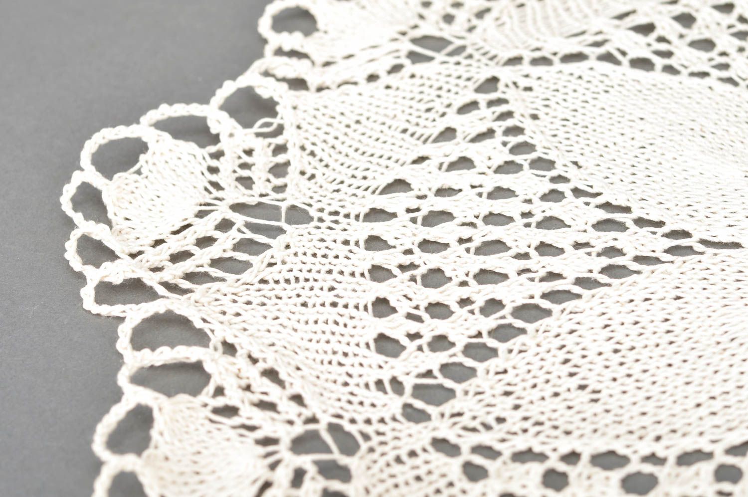 Servilleta tejida a ganchillo original hecha a mano de algodón de color crema foto 4