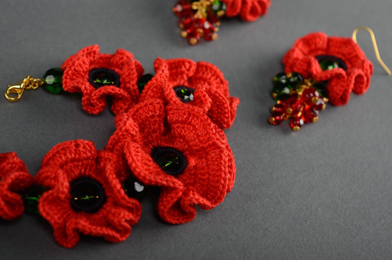 Bright crochet bracelet with red poppy flowers photo 5
