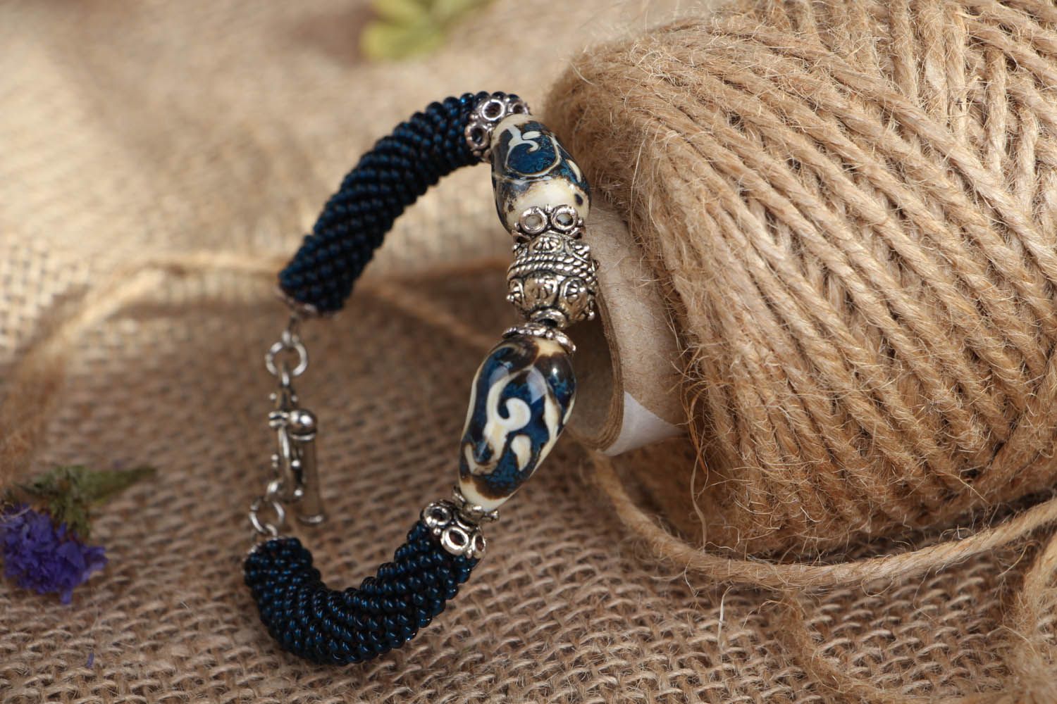Bracelet fait main en perles de rocailles Indigo et chocolat photo 1
