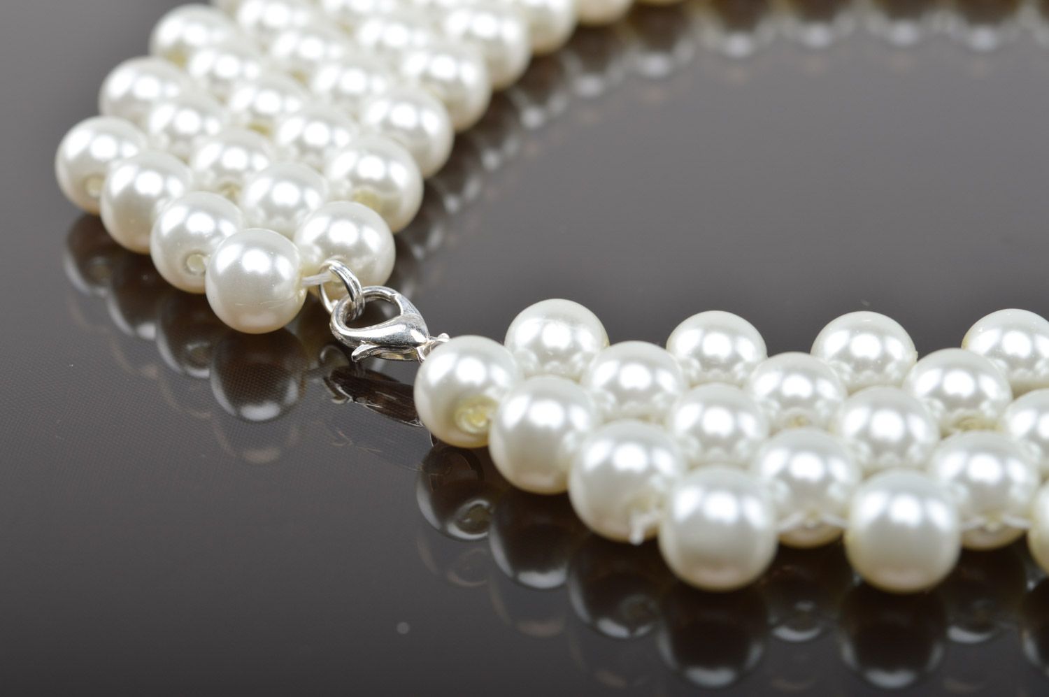 Collier tressé en perles d'imitation blanc fait main original pour femme photo 4
