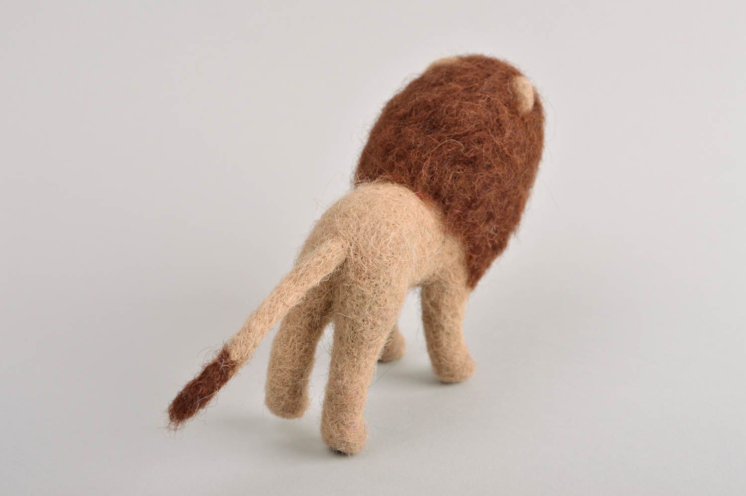 Jouet lion Peluche faite main en laine feutrée original Cadeau pour enfant photo 4
