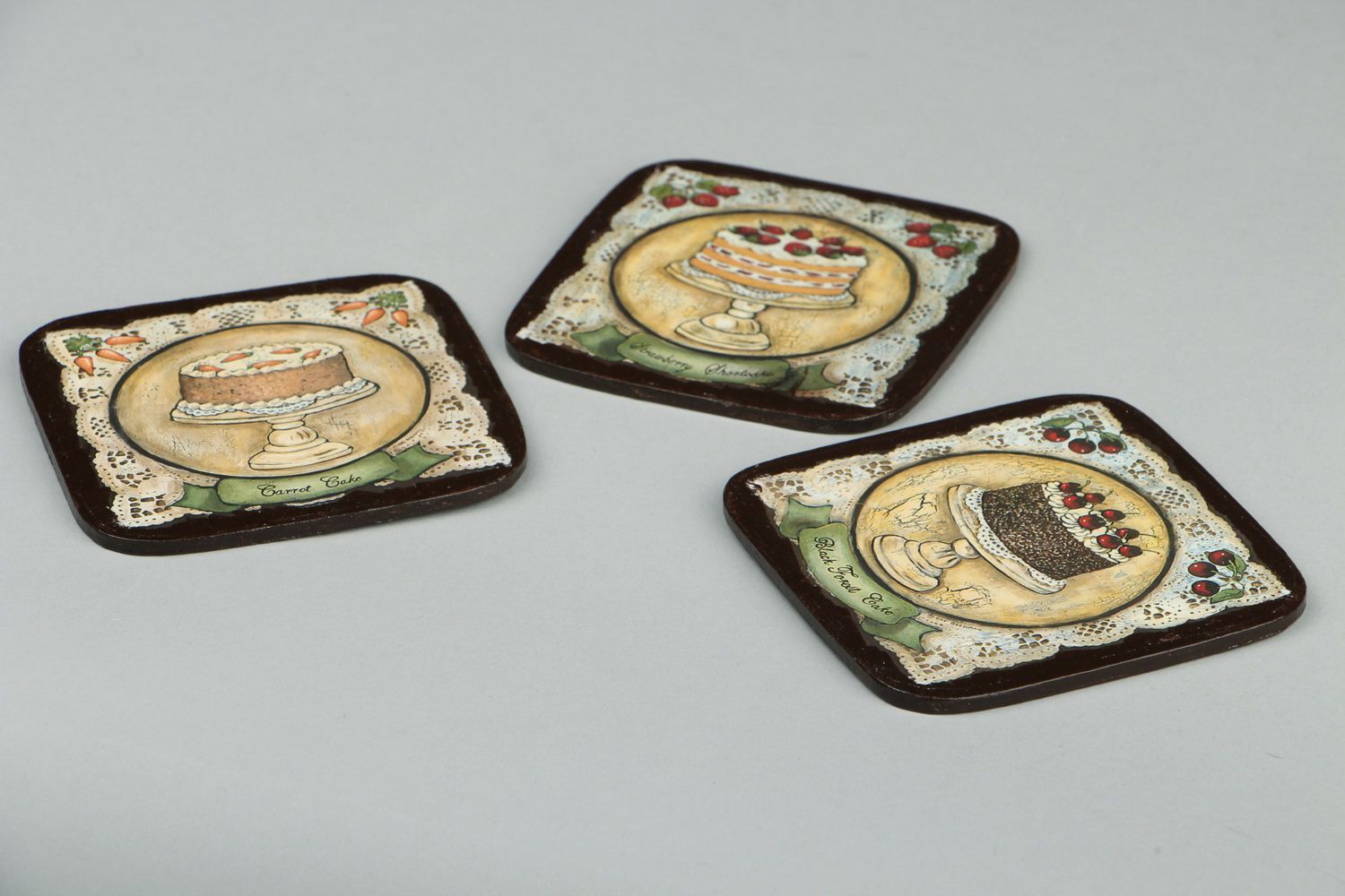 Set of wooden cup coasters photo 3