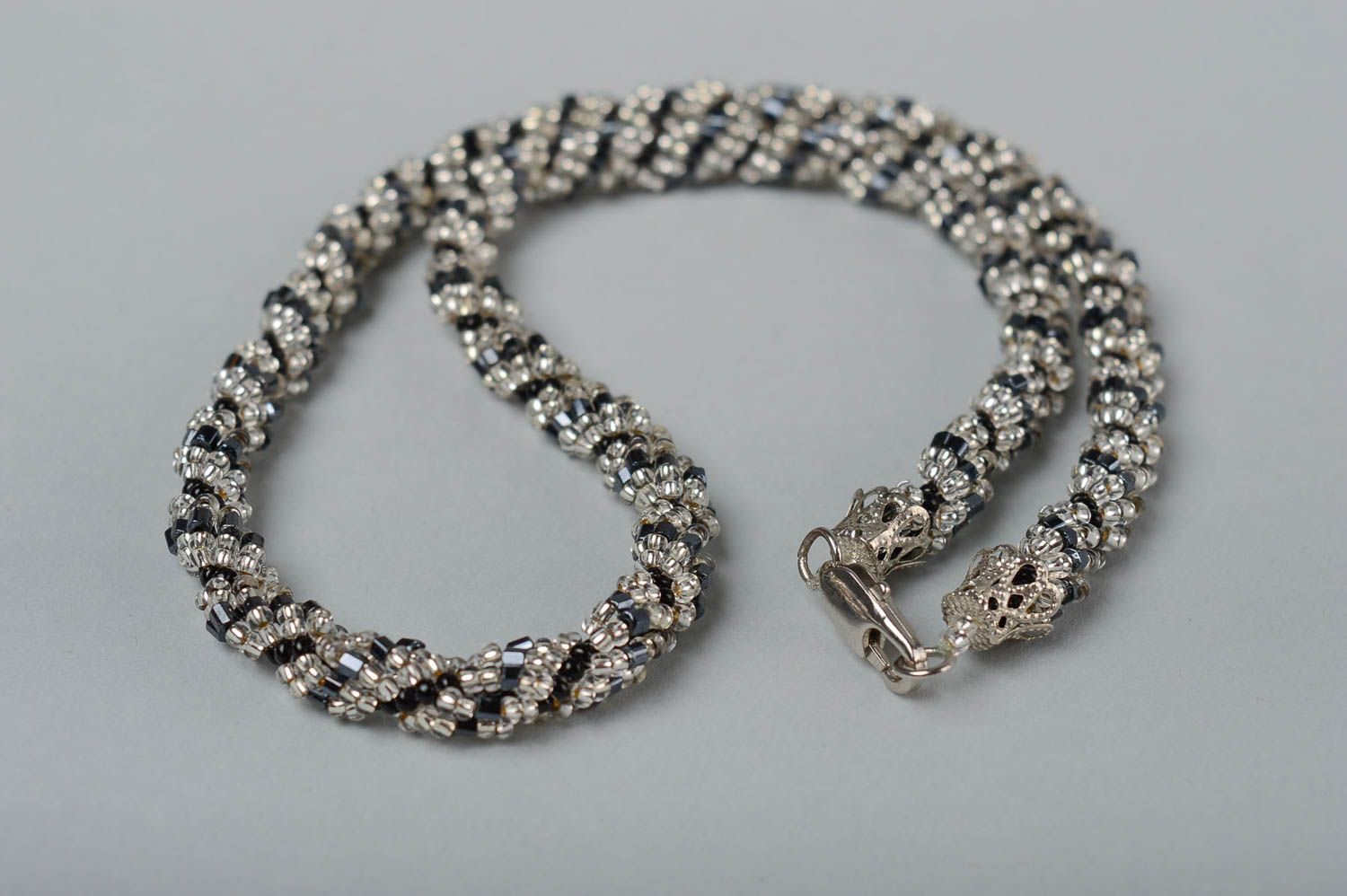 Beaded necklace handmade elegatn jewelry for women exclusive accessories photo 3