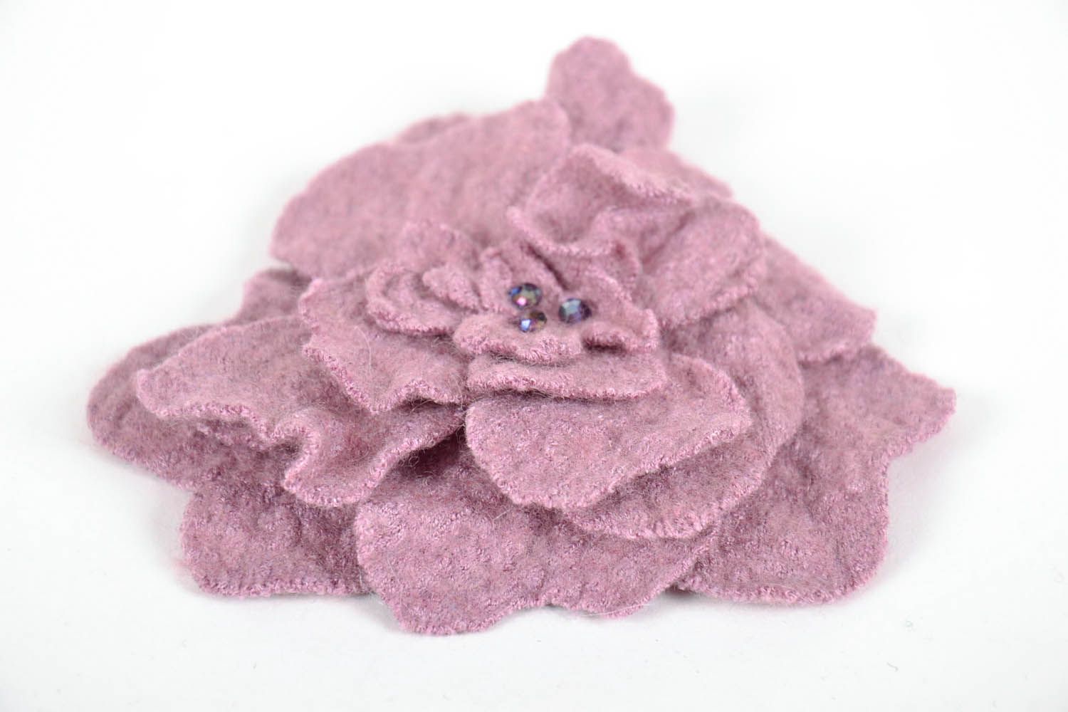 Grande broche fleur en laine de couleur lilas photo 3