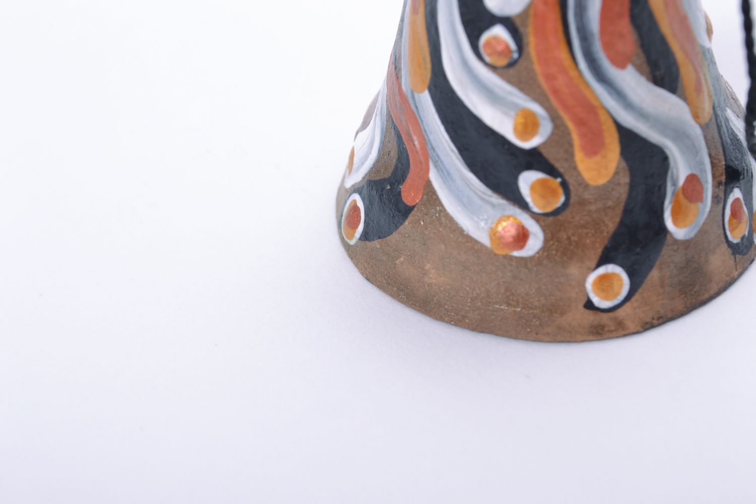 Petite cloche en terre cuite à motif peinte de colorants acryliques faite main photo 5