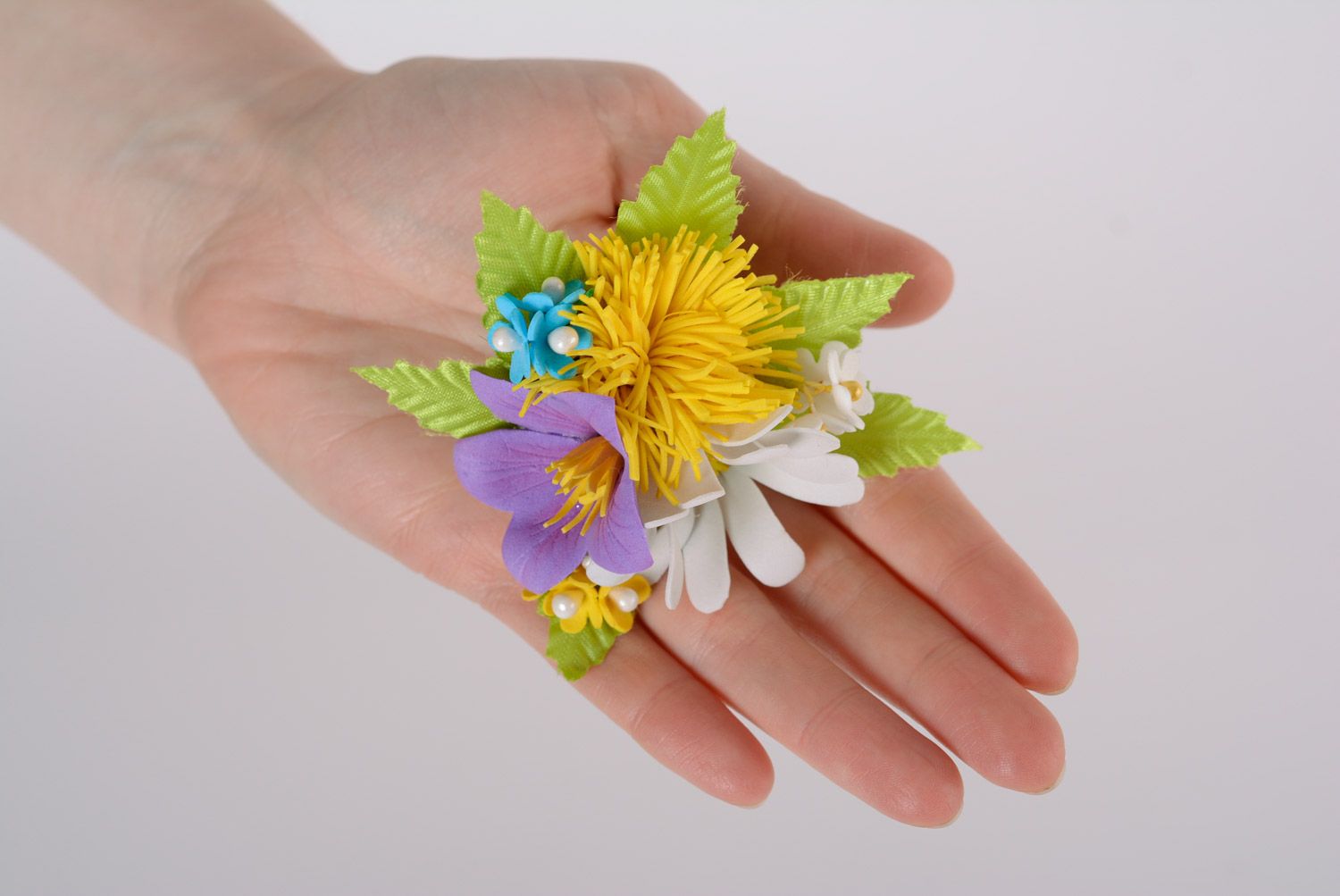 Élastiques à cheveux de foamiran avec fleurs faits main 2 pièces accessoires photo 3