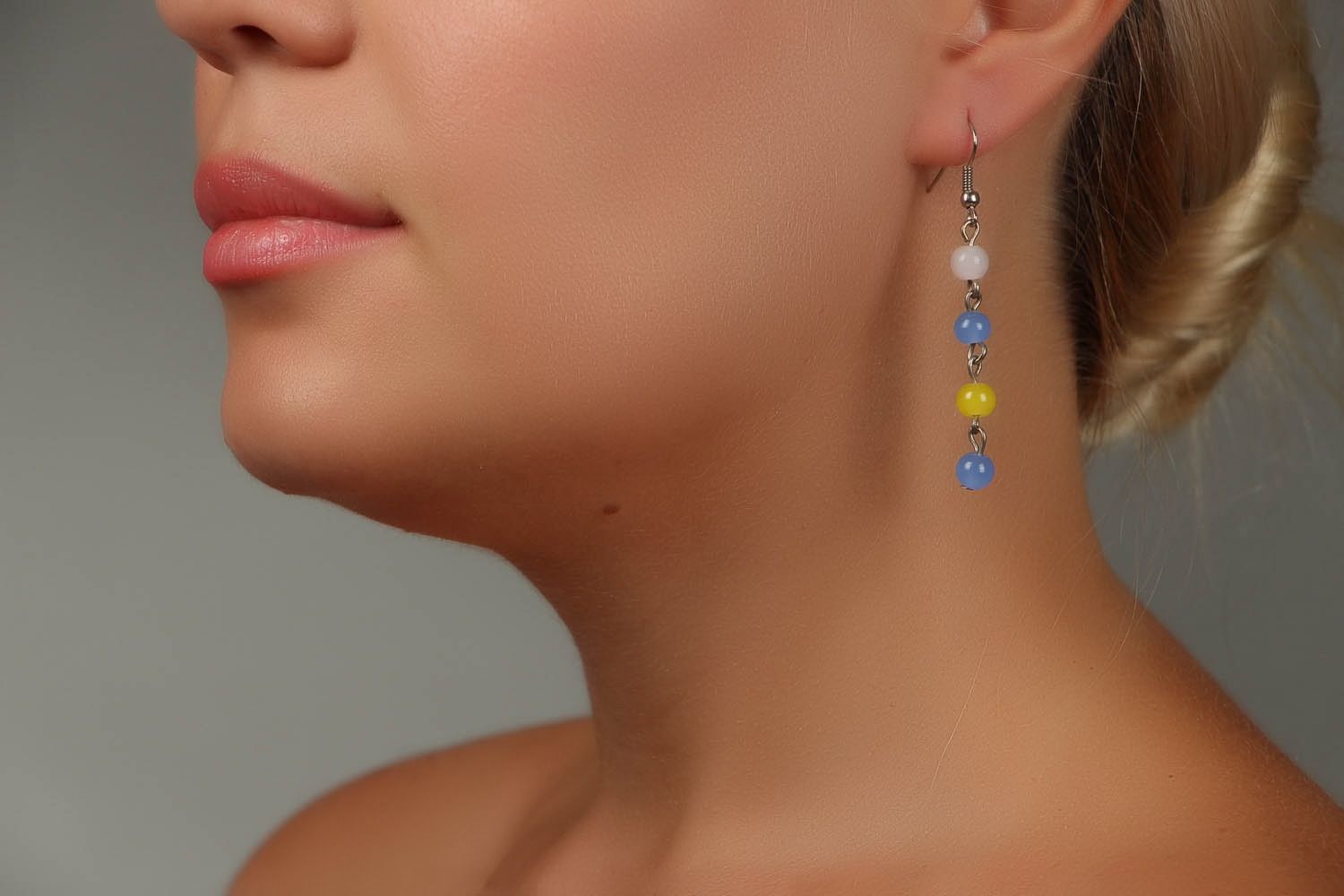 Long earrings with beads photo 4