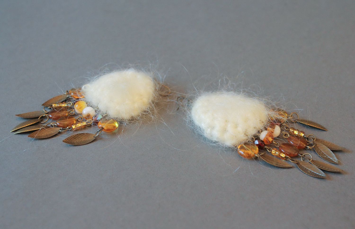 Ethnic earrings made of wool with Czesh beads photo 3
