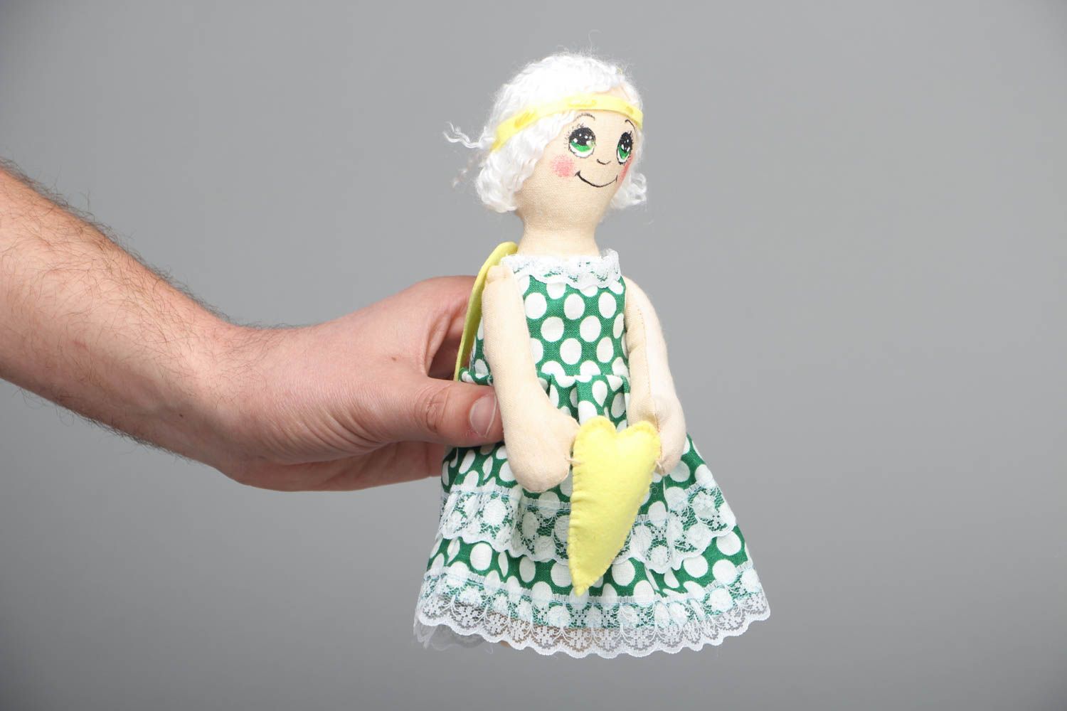 Дизайнерская кукла ручной работы Ангелок с сердцем фото 4