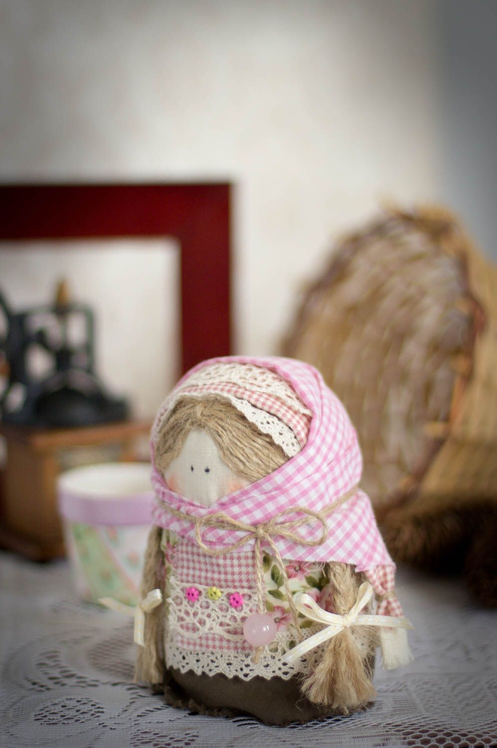 Ethno Puppe aus Textil mit Korn schön grell klein Amulett handgefertigt für Haus foto 1