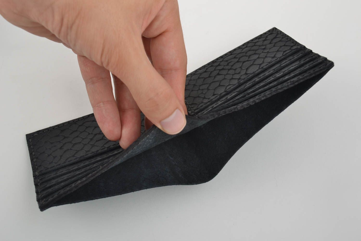Черное портмоне из кожи хенд мейд бумажник из натуральной кожи мужской бумажник фото 3