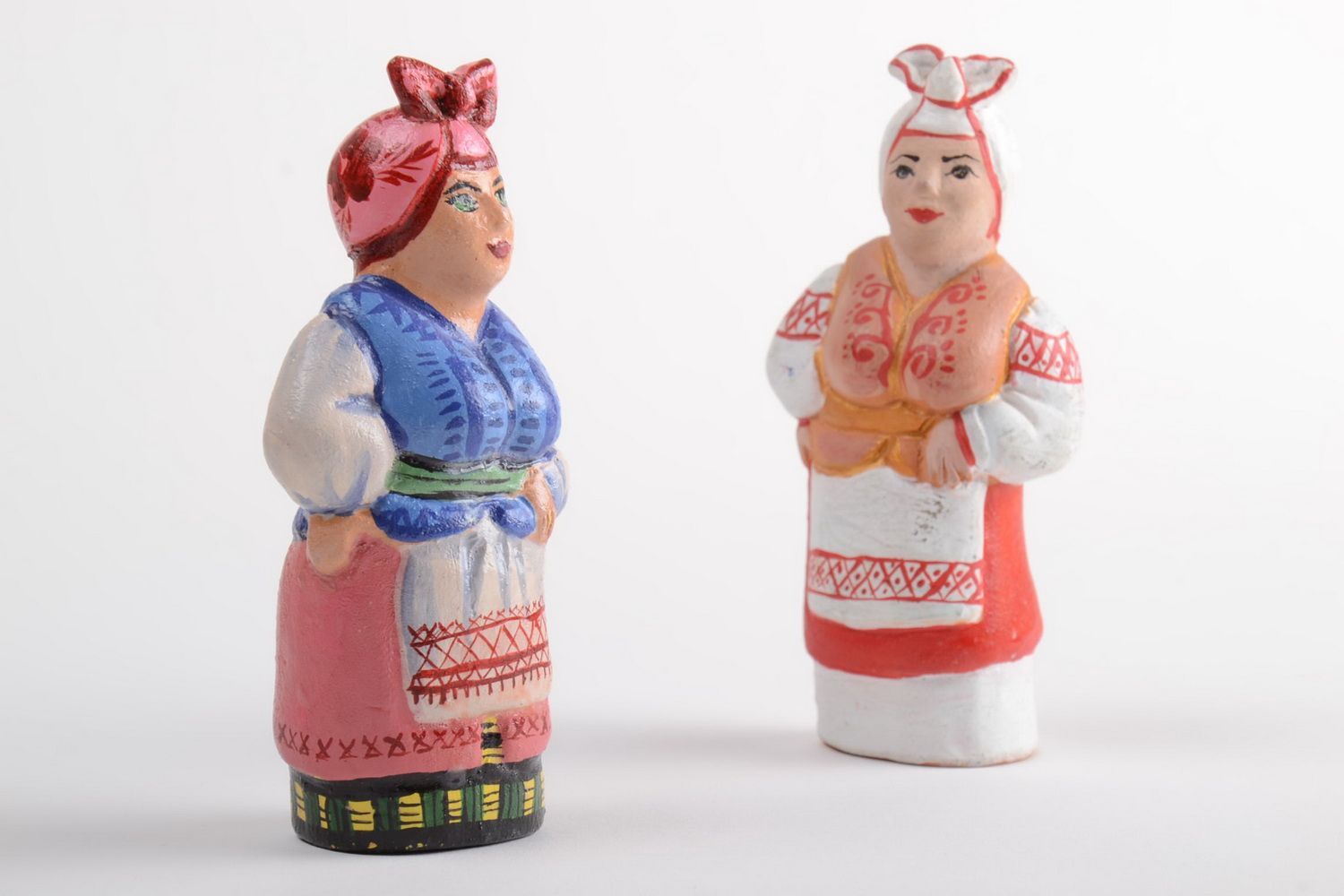 Керамические статуэтки с росписью кумушки набор из 2 штук ручной работы фото 2