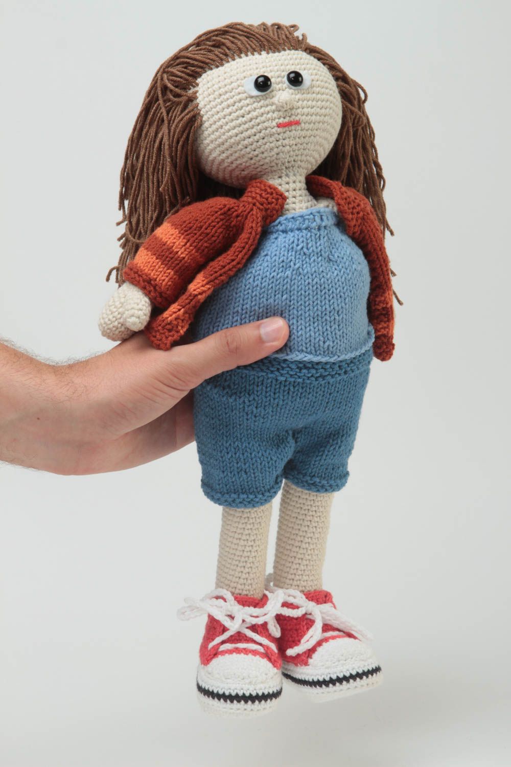 Muñeca para niñas artesanal regalo original juguete tejido de hilos de algodón foto 5