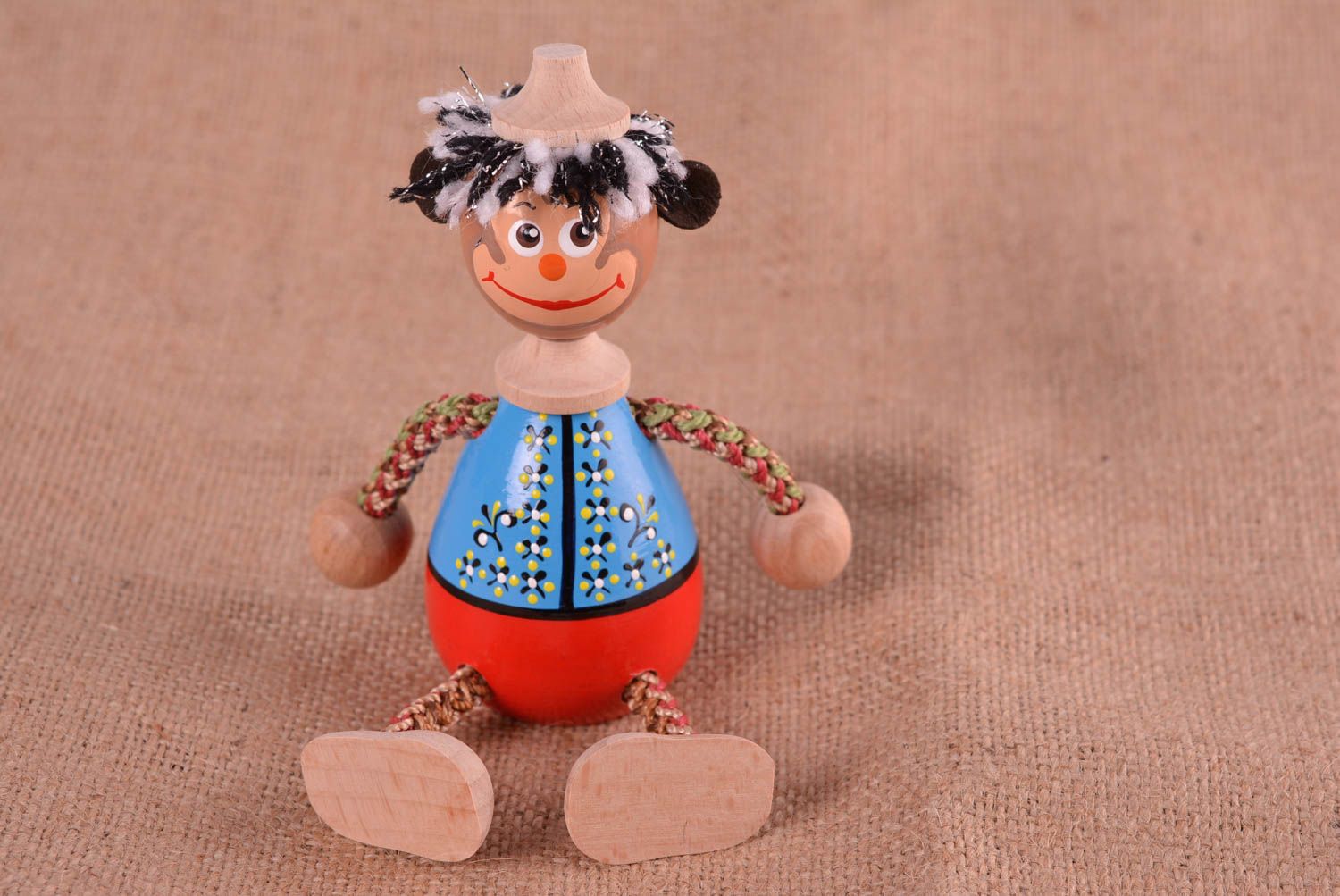 Игрушка ручной работы голубая игрушка из дерева подарок для ребенка Обезьянка фото 2