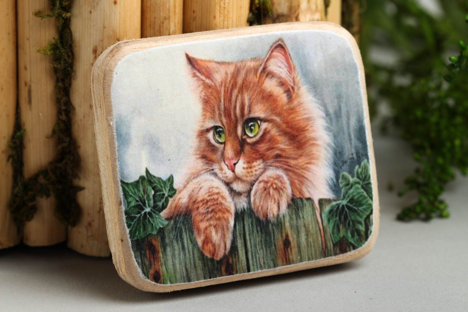 Aimant chat roux Magnet frigo fait main en bois verni vieilli Déco frigo photo 1