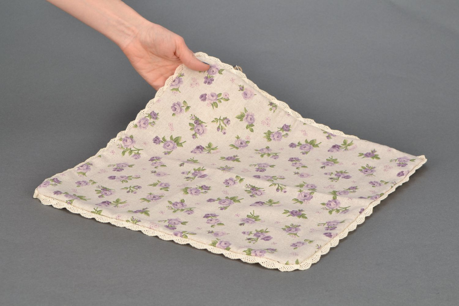 Taie d'oreiller en tissu de coton et polyamide faite main avec dentelle photo 2