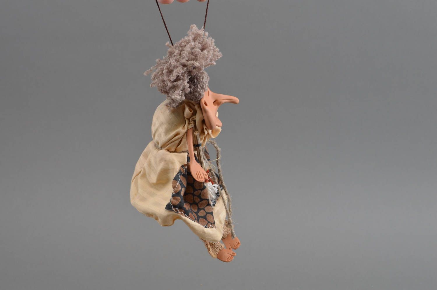 Авторская интерьерная подвеска игрушка из глины и ткани ручной работы Миледи  фото 2