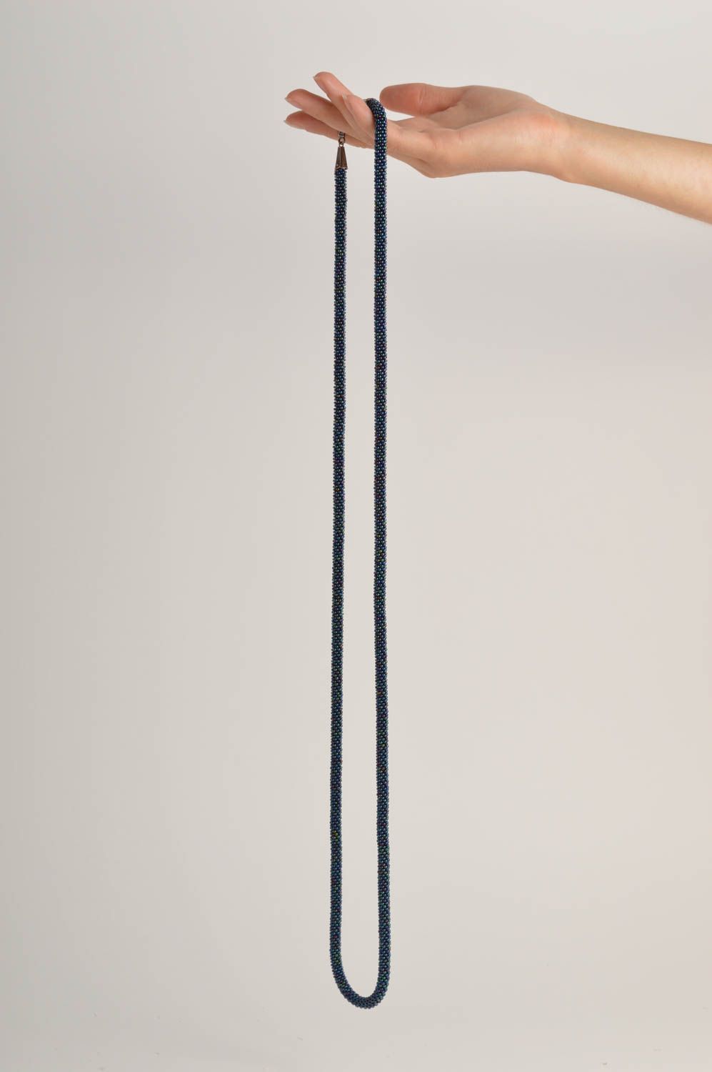 Collana tubolare originale fatta a mano accessorio da donna di perline foto 5