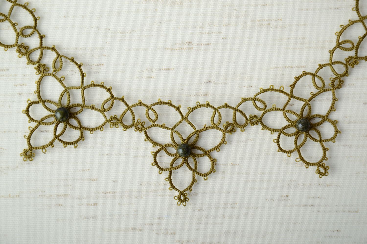 Tender green tatting necklace photo 1