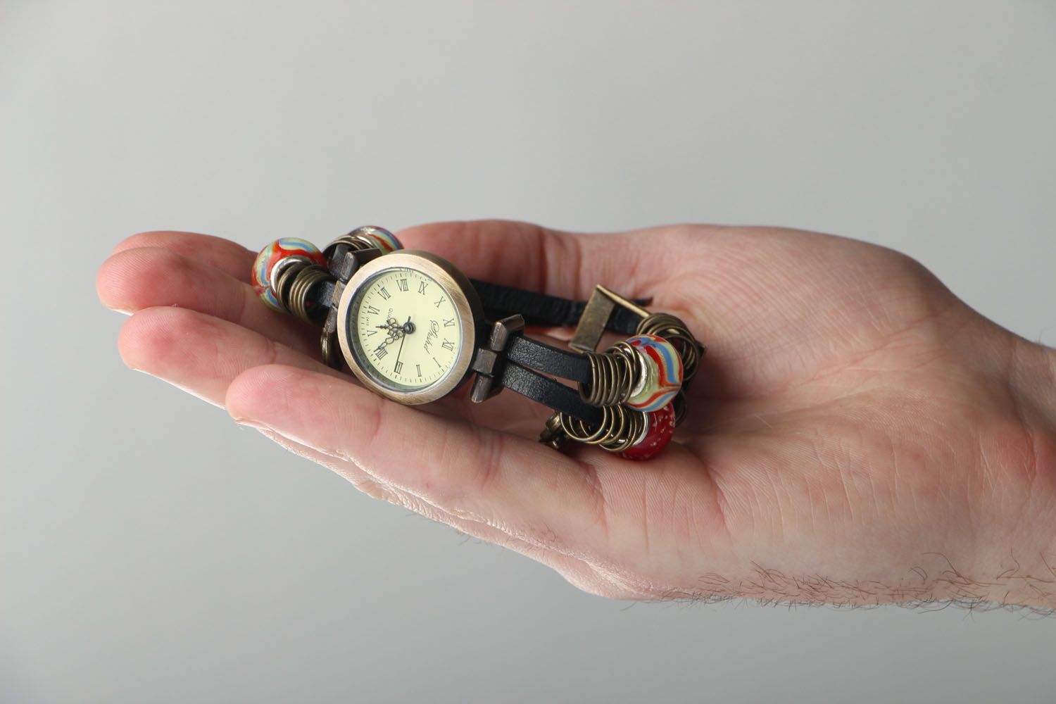 Handmade Armbanduhr aus Leder für Frauen  foto 4