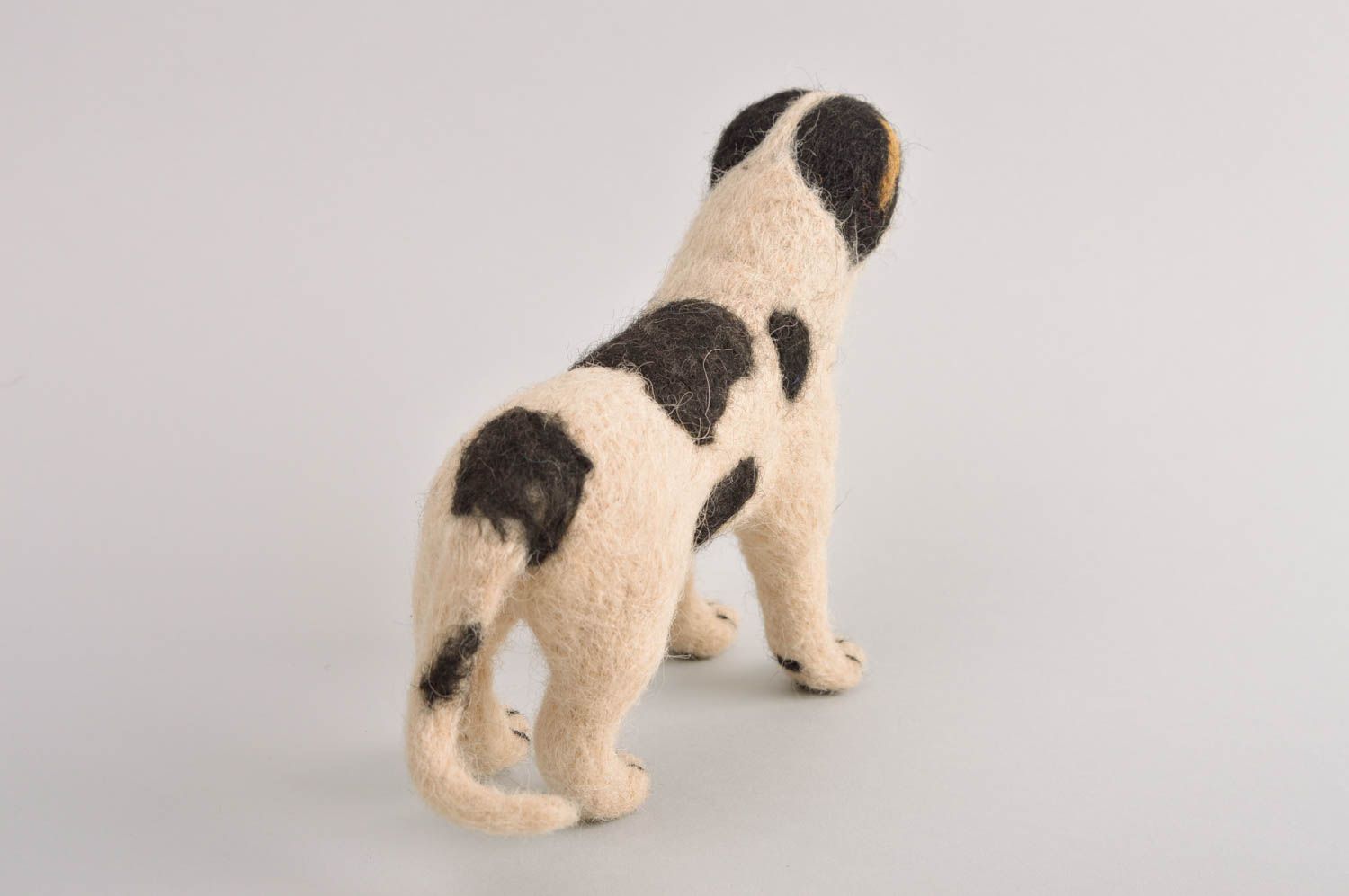 Schönes Kuscheltier Hund handmade Spielzeug aus Wolle Geschenk für Kinder foto 4