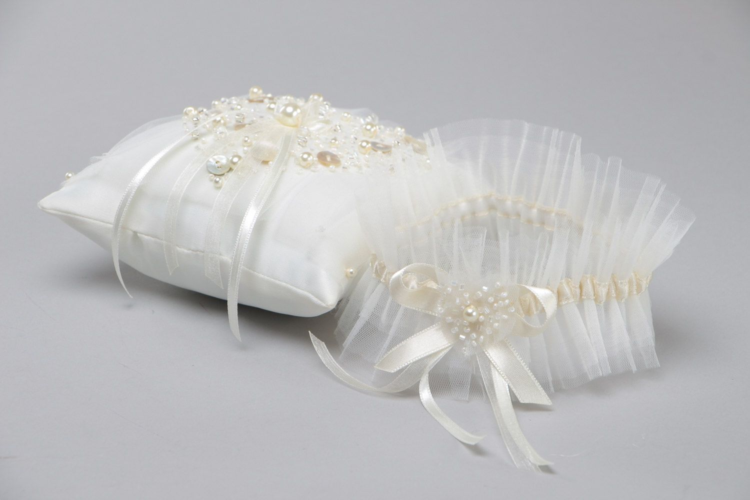 Handmade wedding accessories set 2 items bridal garter and ring bearer pillow Ivory photo 3