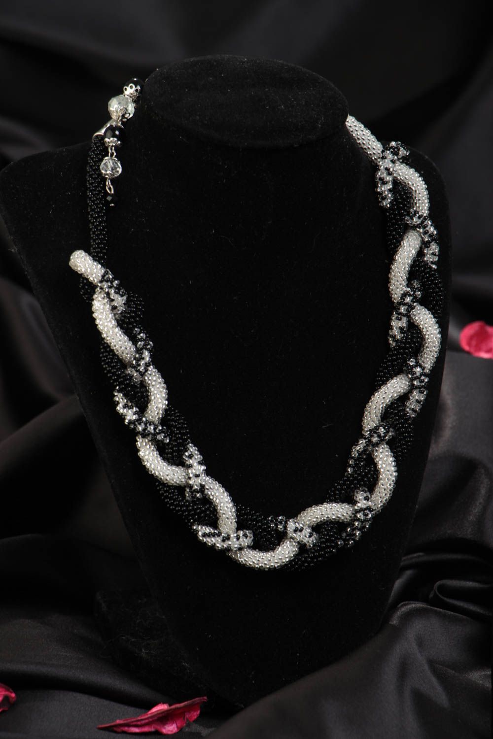 Collier noir et blanc perles de rocaille transformable en ceinture fait main photo 1