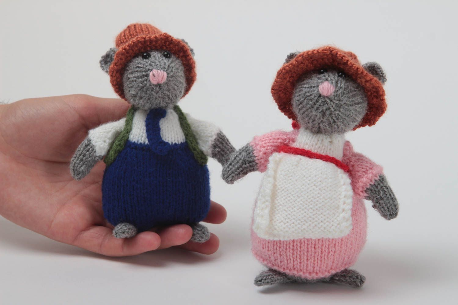 Juguetes artesanales tejidos peluches para niños regalos originales ratoncitos foto 5