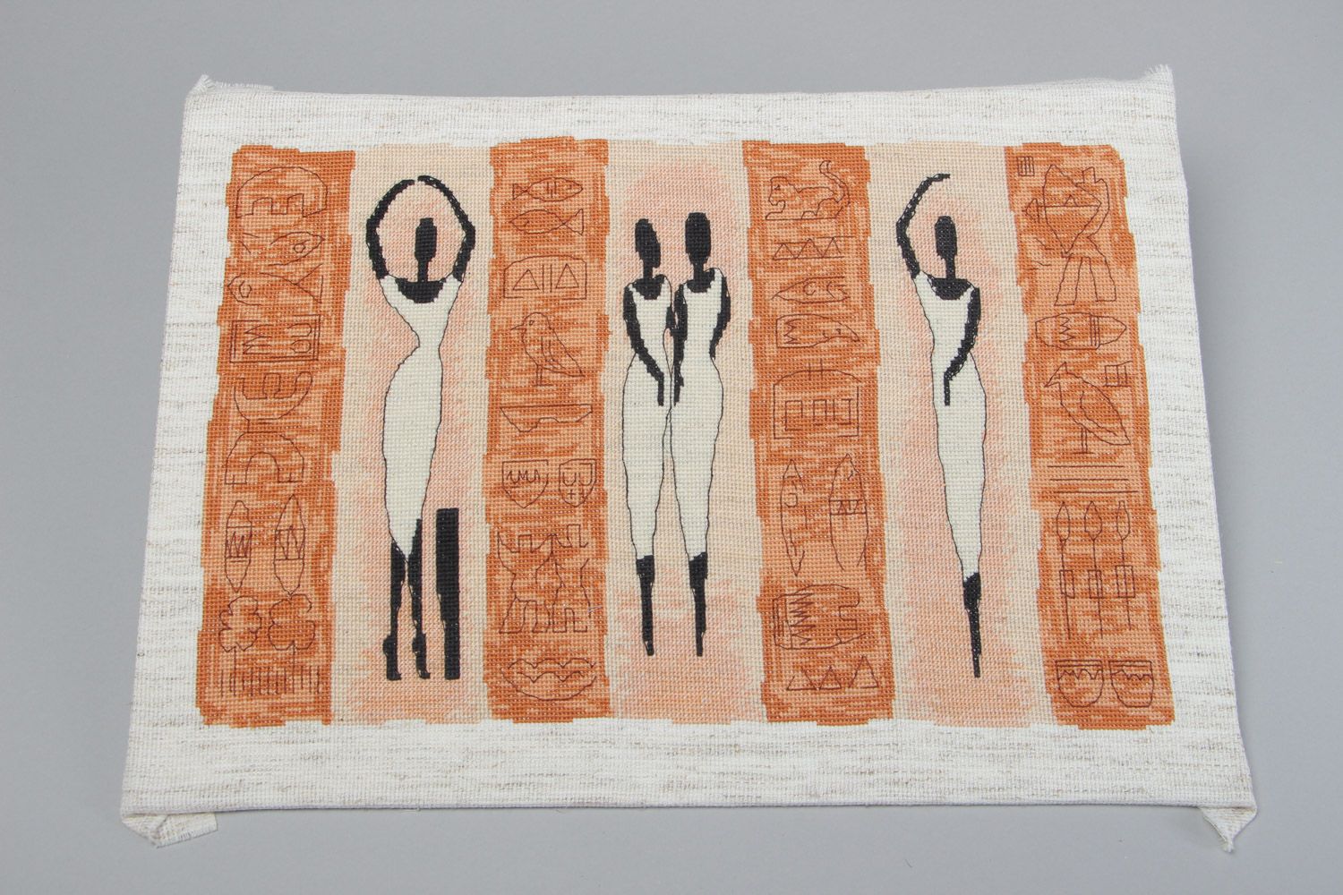 Панно с вышивкой крестиком ручной работы в египетском стиле авторское красивое фото 2