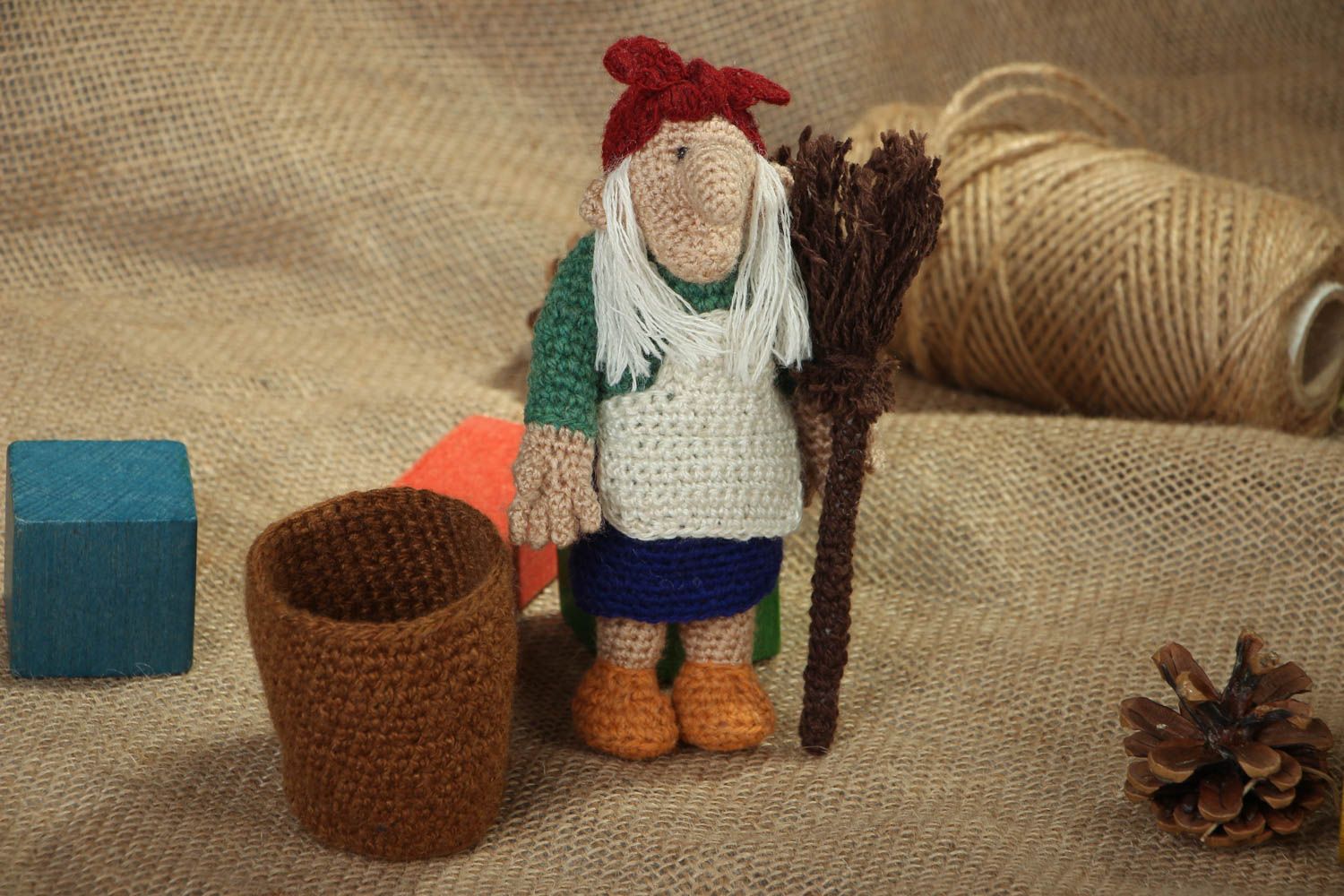 Poupée tricotée sorcière originale faite main jouet pratique pour enfant photo 5