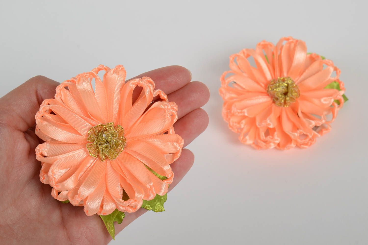 Beautiful handmade ribbon hair clips flower barrettes flowers in hair 2 pieces photo 4