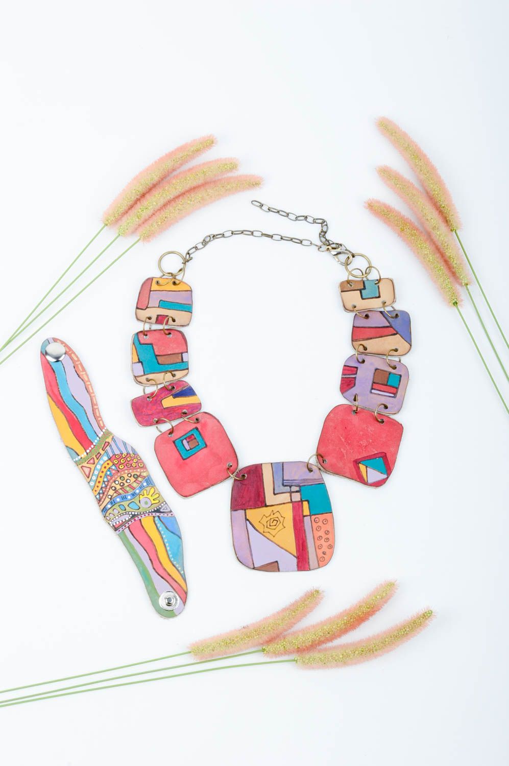 Parure de Bijoux en cuir faite main Collier et bracelet peints multicolores photo 1