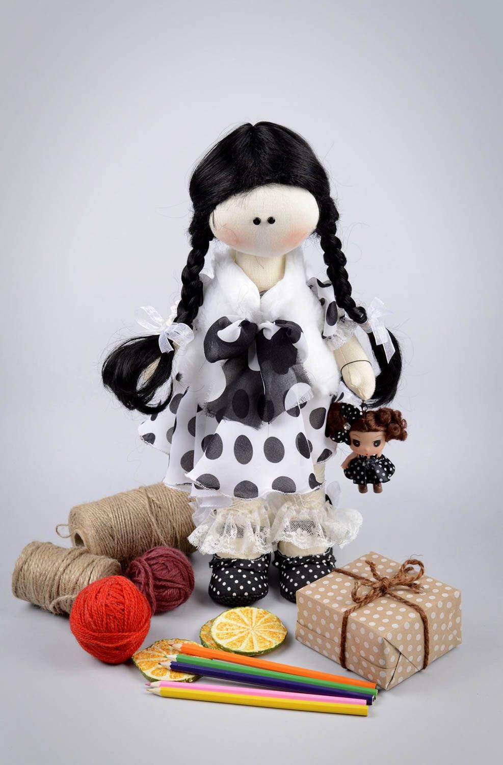 Muñeca de tela hecha a mano juguete decorativo regalo original para niña  foto 3