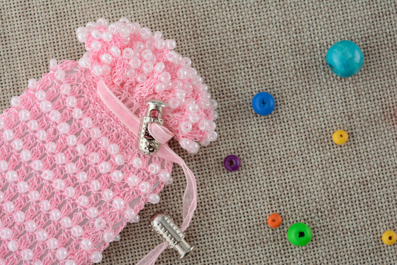 Housse pour téléphone tricotée en perles de rocaille tchèques rose faite main photo 2