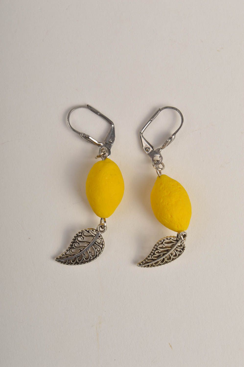Modeschmuck Ohrhänger handmade Polymer Schmuck in Gelb Accessoire für Frauen foto 3