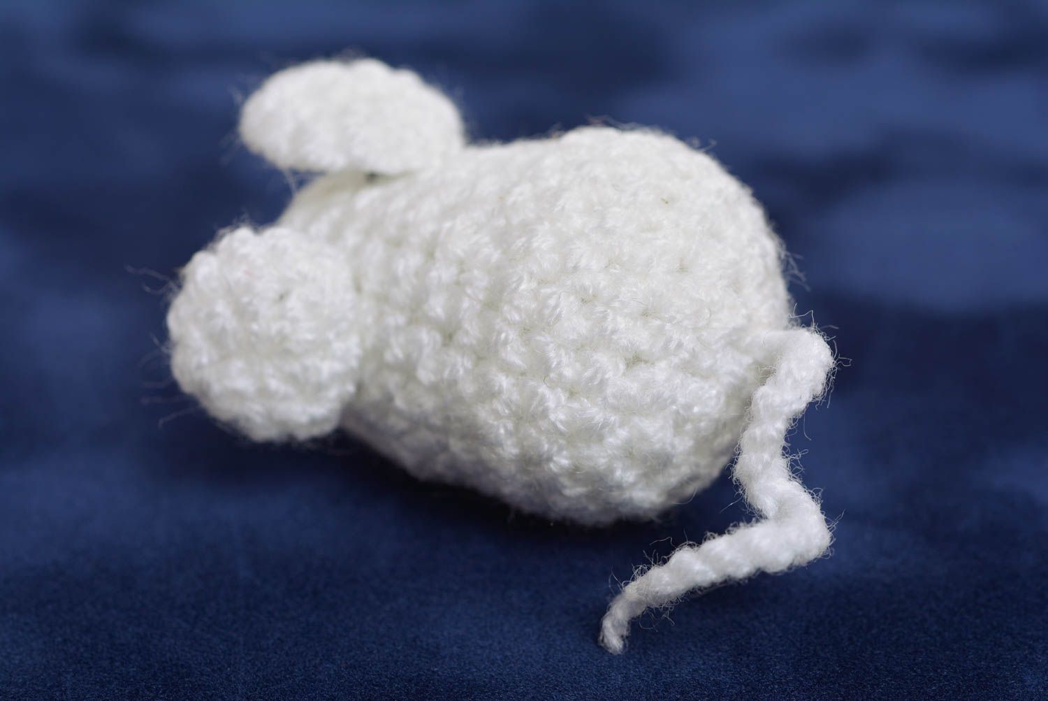 Small white handmade crochet soft toy mouse acrylic for children photo 4