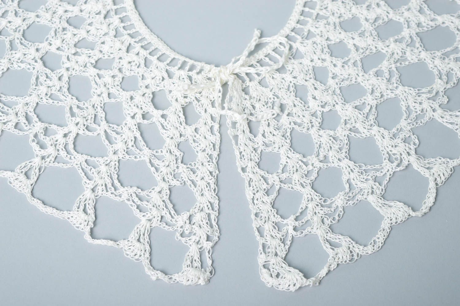 Handmade Accessoire für Frauen Damen Kragen in Weiß Designer Schmuck Ajour foto 4