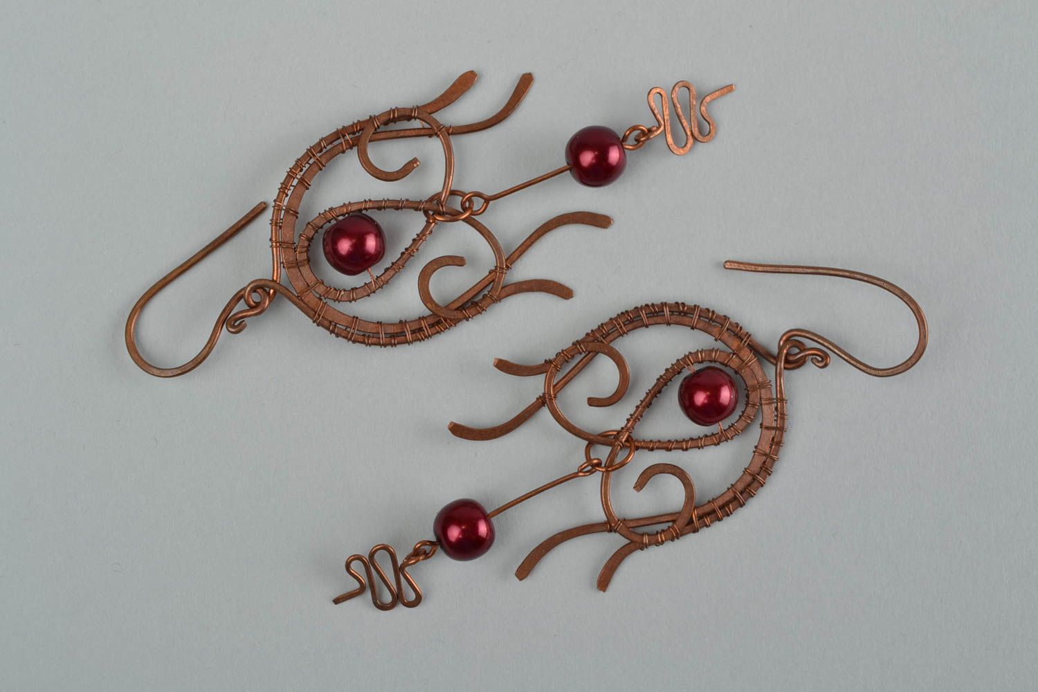Wire Wrap Ohrringe aus Kupfer mit Glaskugeln groß lang handmade in Braun  foto 3