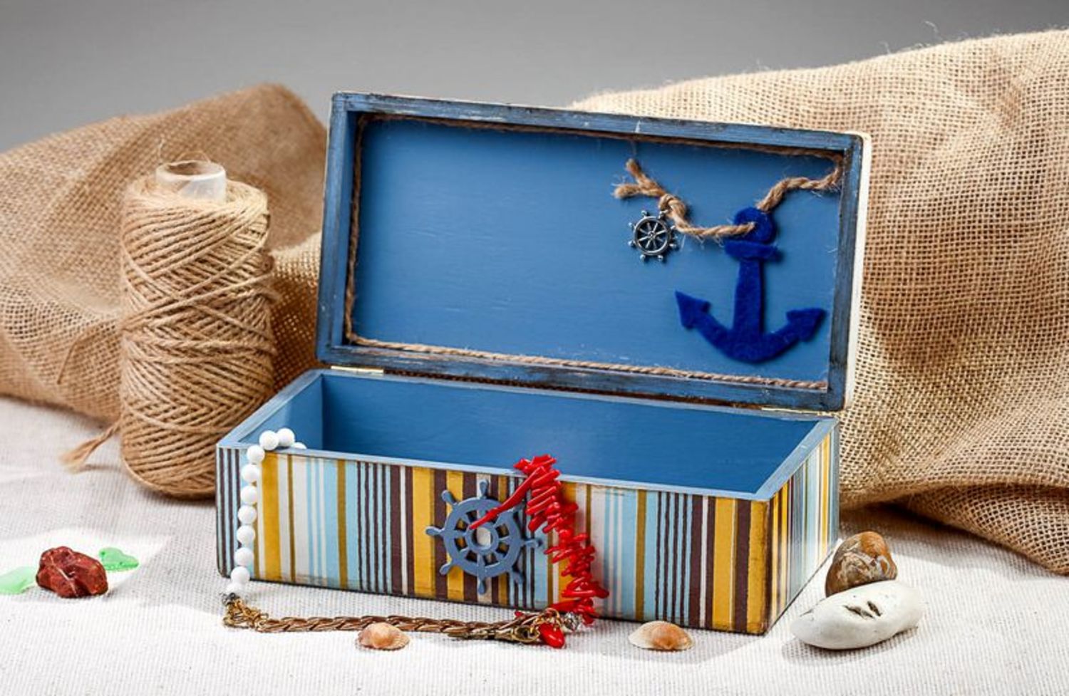 Jewelry box for jewelries with splotchy effect photo 1