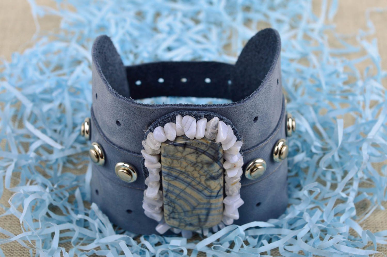 Bracelet cuir bleu Bijou fait main large design de créateur Accessoire femme photo 1