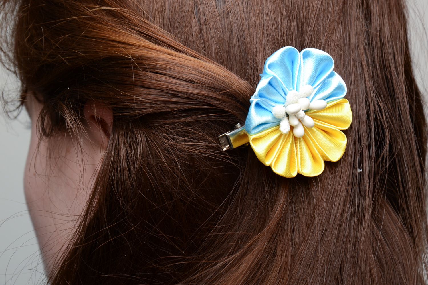 Petite pince à cheveux avec fleur bicolore en satin faite main kanzashi fille photo 5