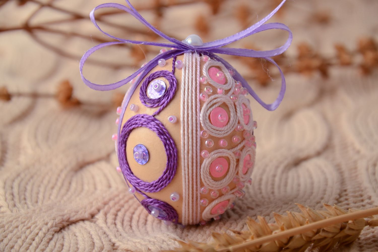 Œuf de Pâques à suspendre fait main avec rubans rose violet pour intérieur photo 1