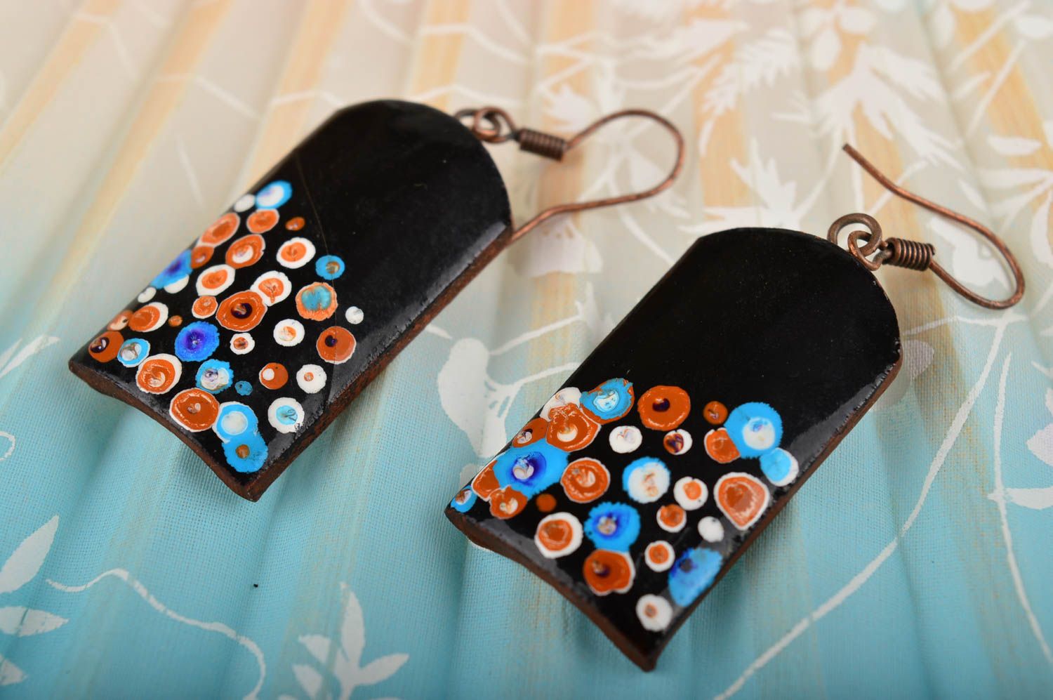 Керамические серьги женские украшение ручной работы красивые серьги с росписью фото 3