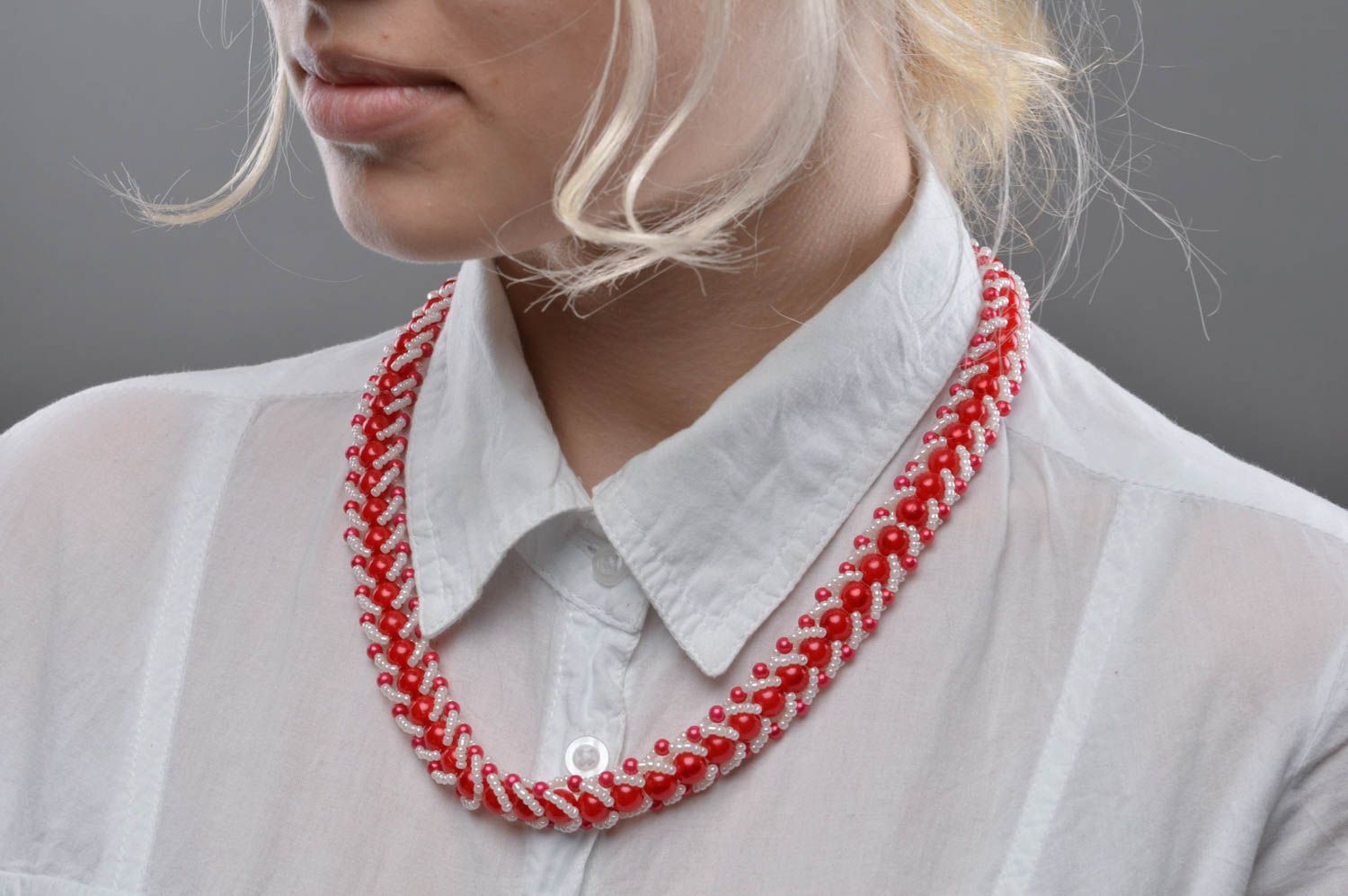 Collier en perles de rocaille et perles de rocaille rouge blanc fait main photo 5