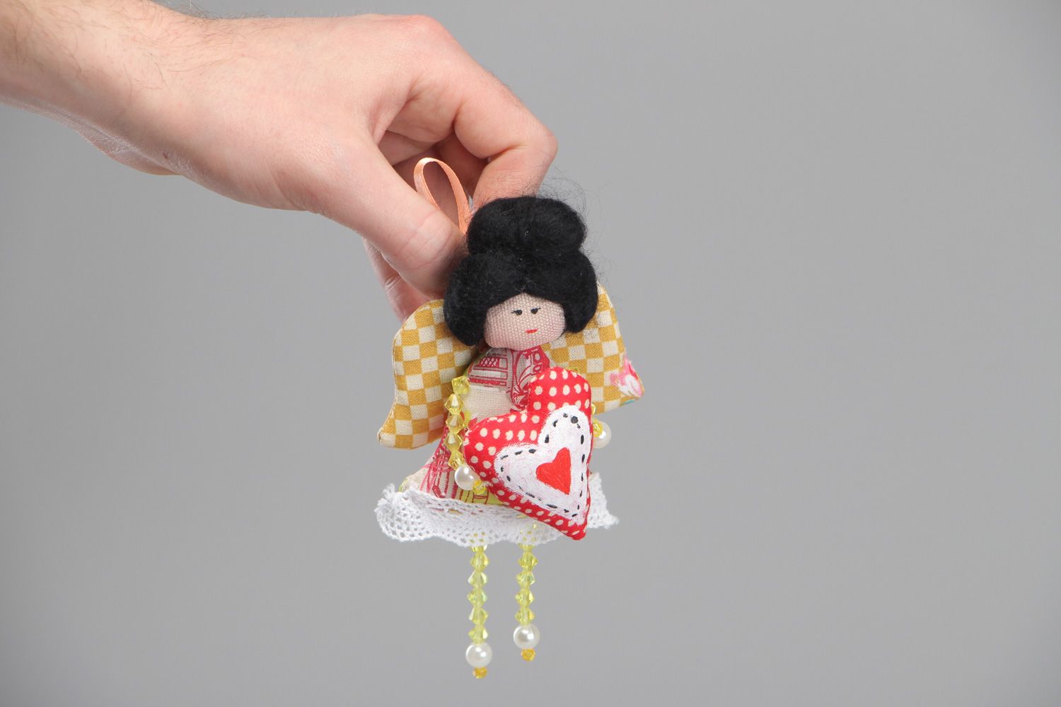 Künstlerische weiche handmade Puppe aus Texti mit Öse foto 4
