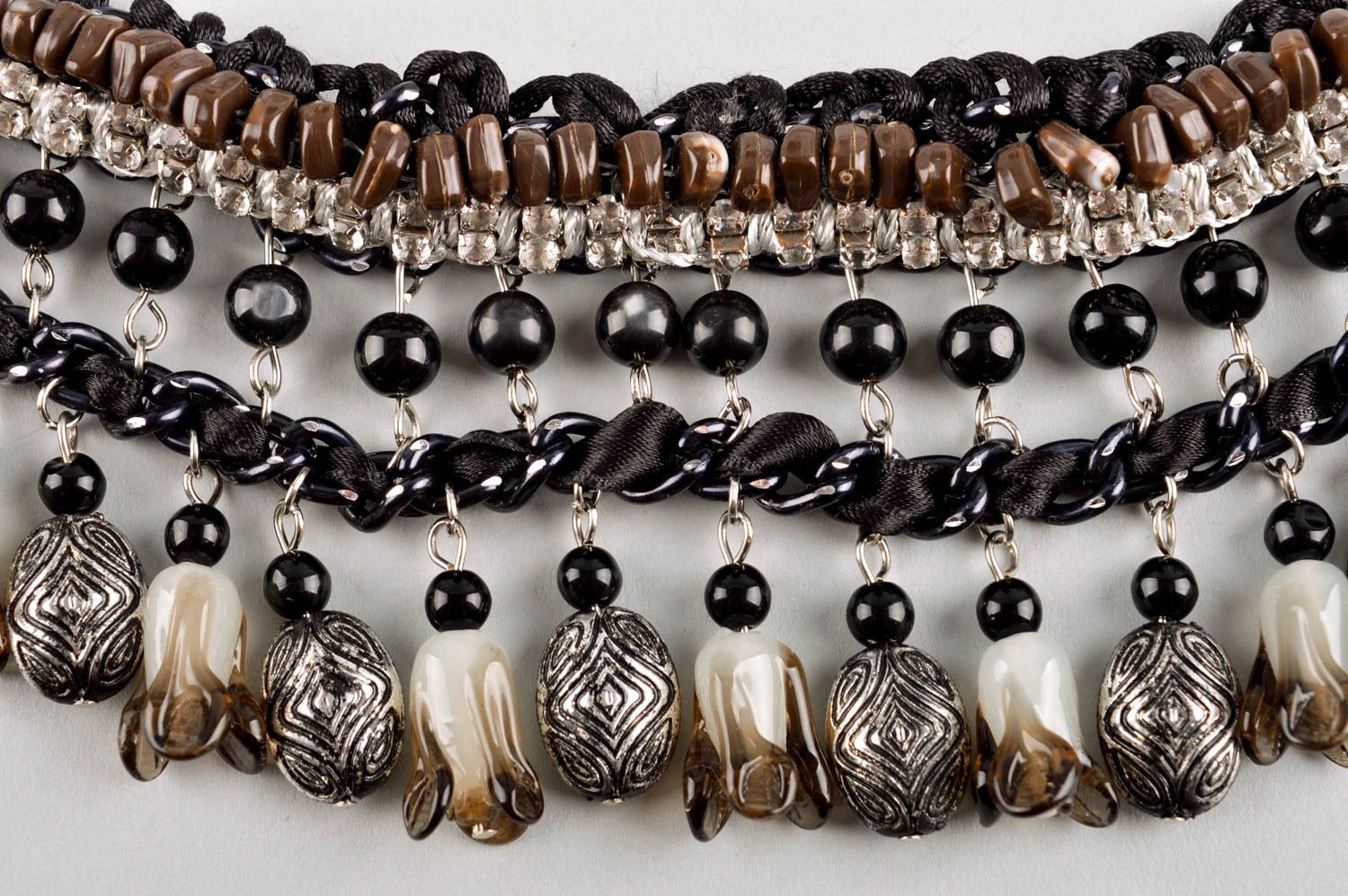 Halsketten Damen handmade Schmuck aus Glasperlen Damen Collier in Schwarz groß foto 3